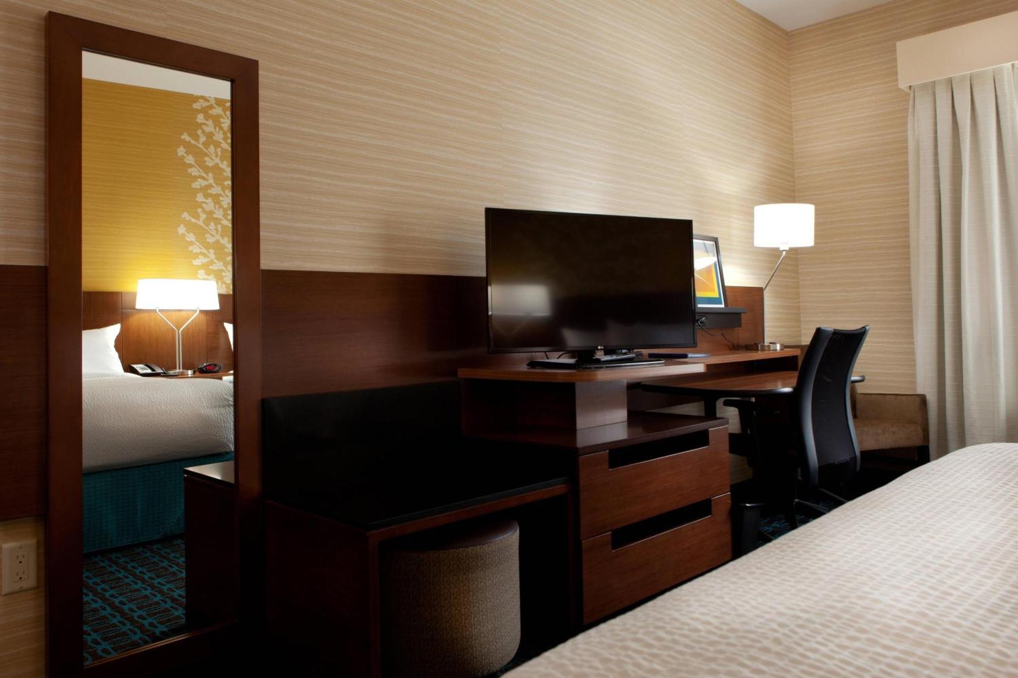 Fairfield Inn & Suites By Marriott Летбридж Екстериор снимка